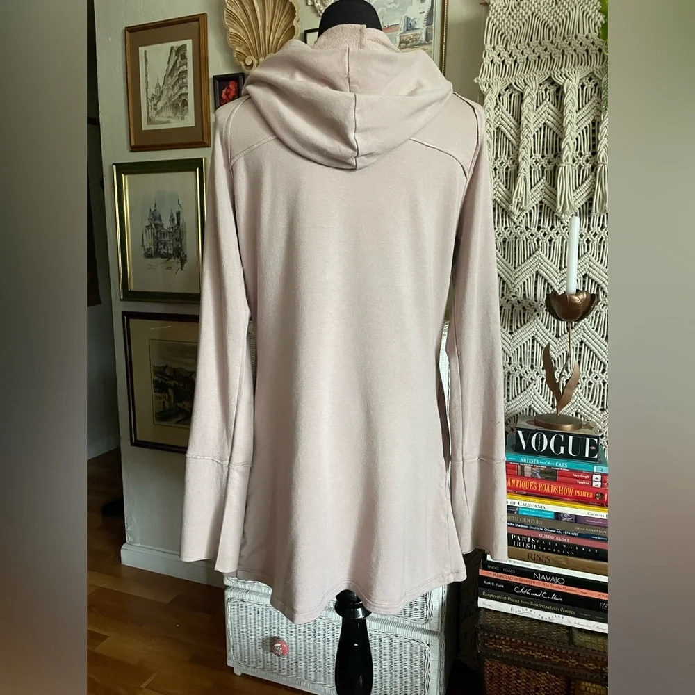 5 for $35 Bloom beige hooded cardigan - Picture 4 of 6